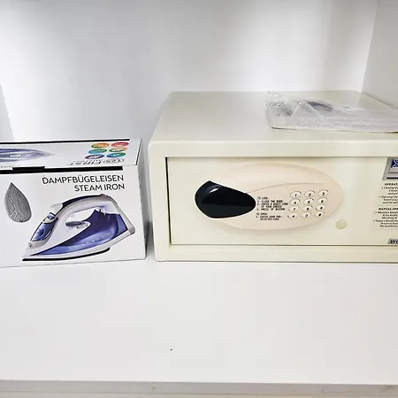 Magnet 1 Self Checkin Apartment