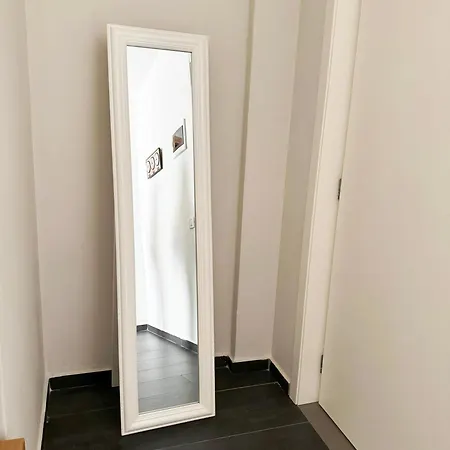 Apartment Magnet 1 Self Checkin *